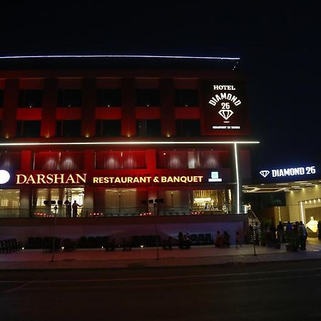 Hotel Diamond 26 Surat Esterno foto