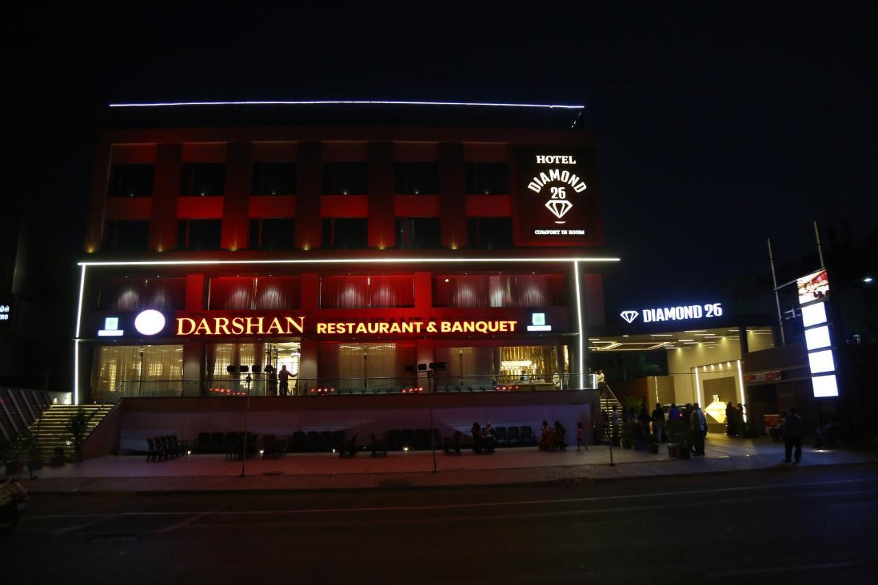 Hotel Diamond 26 Surat Esterno foto