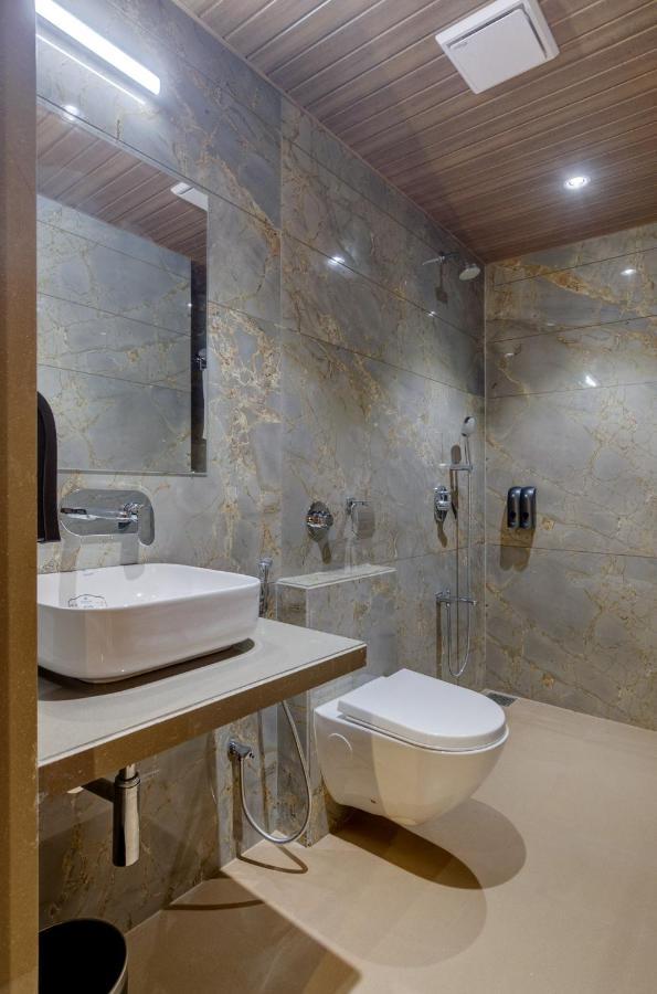 Hotel Diamond 26 Surat Esterno foto