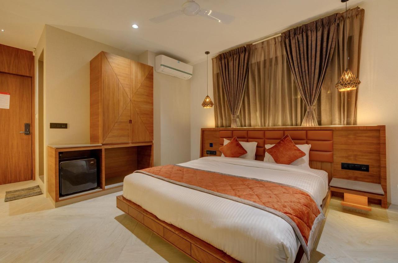 Hotel Diamond 26 Surat Esterno foto