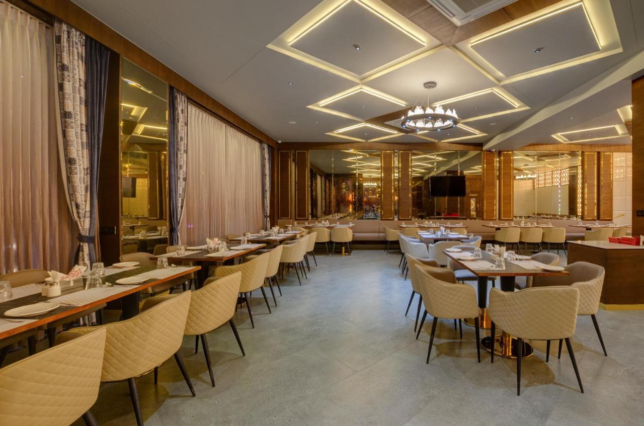 Hotel Diamond 26 Surat Esterno foto