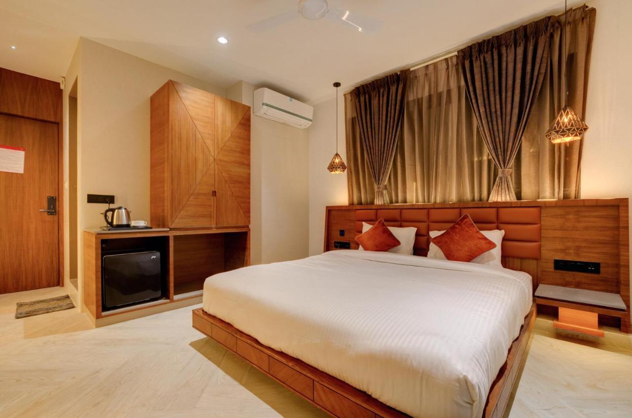 Hotel Diamond 26 Surat Esterno foto