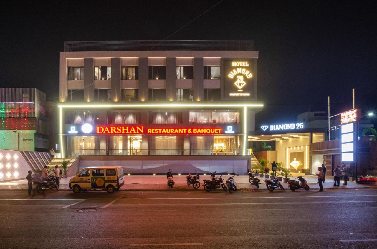Hotel Diamond 26 Surat Esterno foto