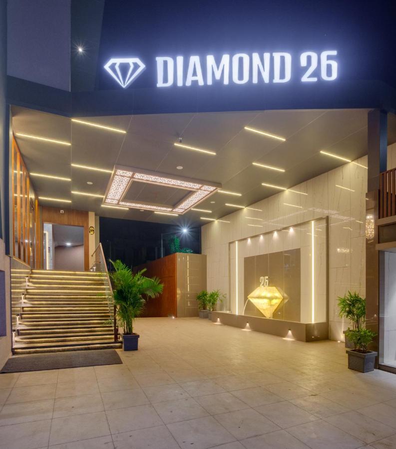Hotel Diamond 26 Surat Esterno foto